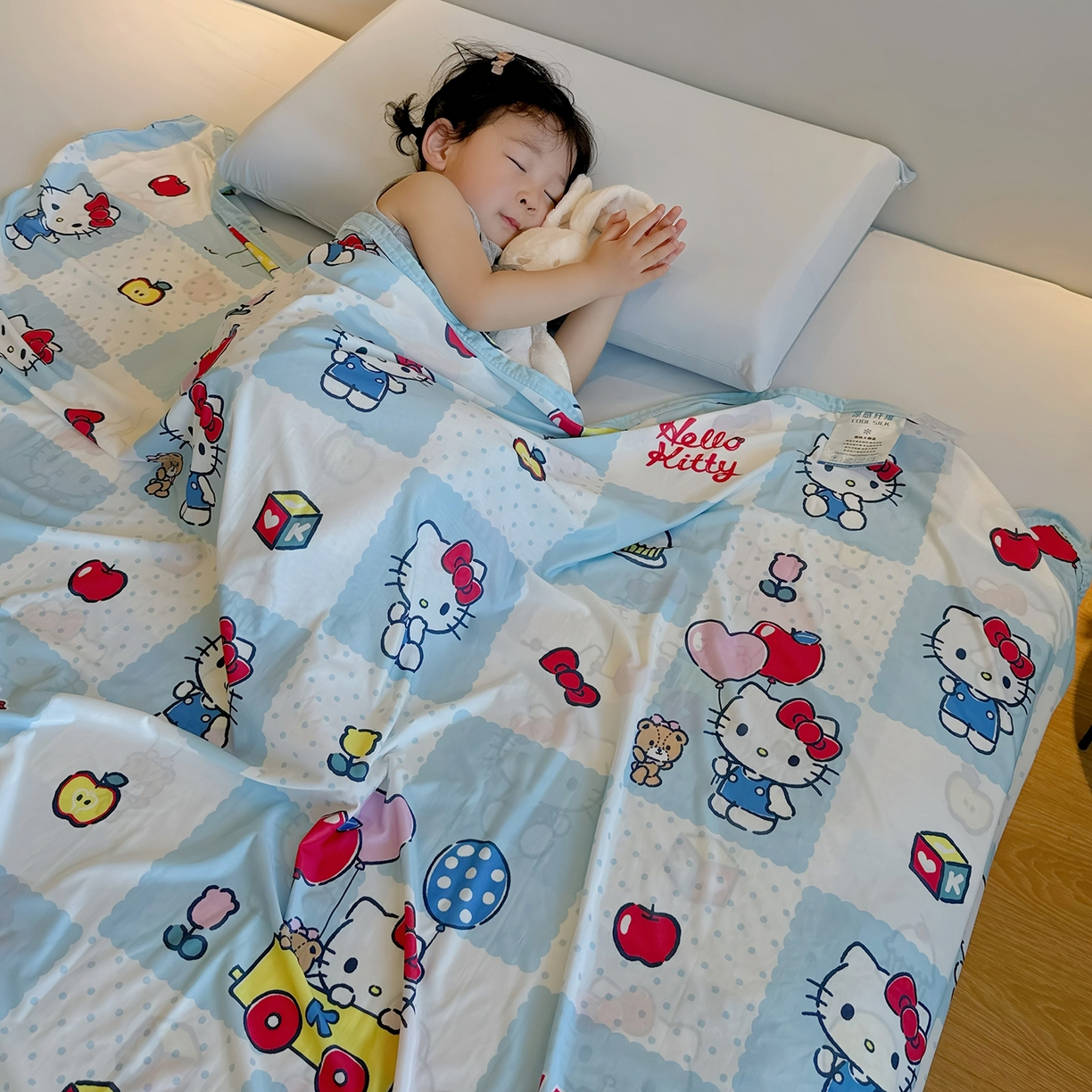 91家纺网 家纺一手货源 找家纺 兜米家居 2026新款A类母婴级三丽鸥凉感毯 KT猫