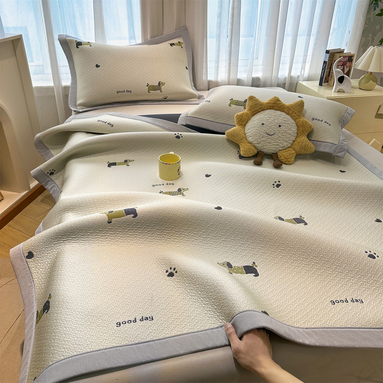 91家纺网 家纺一手货源 找家纺 （总）居易简 2026新款卡通实拍小红书爆款凉豆豆凉席100%PE 乙纶凉感可水洗床席席子-床席款