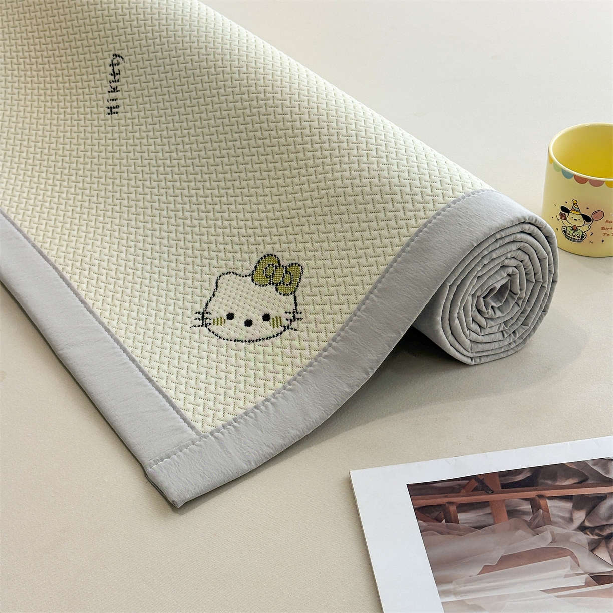 91家纺网 家纺一手货源 找家纺 居易简 2026新款卡通实拍小红书爆款凉豆豆凉席100%PE 乙纶凉感可水洗床席席子-床席款 梦境KT