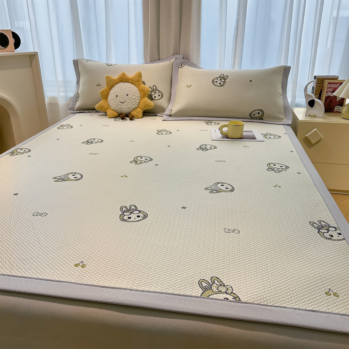 91家纺网 家纺一手货源 找家纺 居易简 2026新款卡通实拍小红书爆款凉豆豆凉席100%PE 乙纶凉感可水洗床席席子-床席款 可爱布布