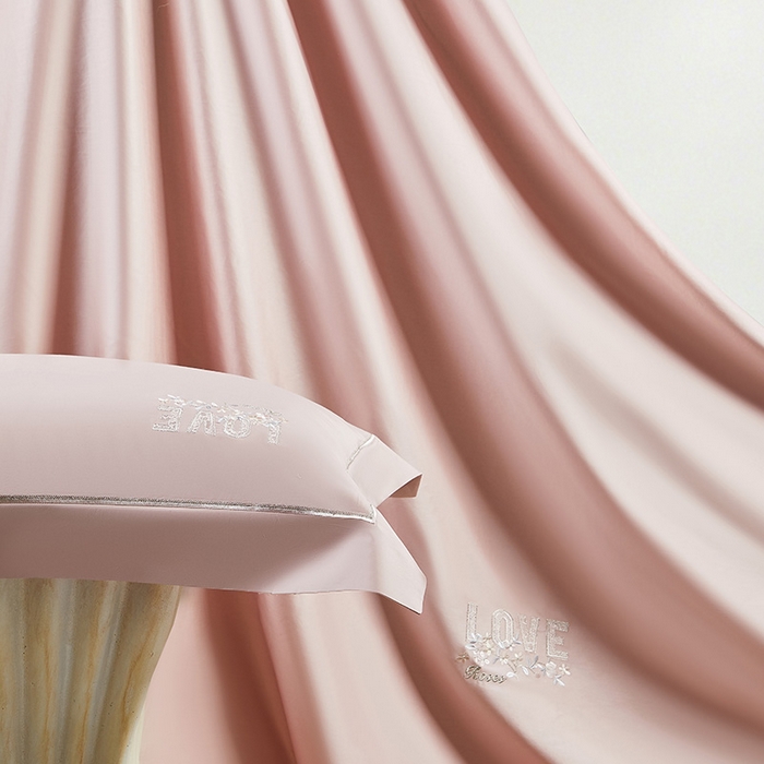 91家纺网 家纺一手货源 找家纺 诗黛尔 2026春夏新款60S长绒棉刺绣雅姿系列四件套 雅姿-粉豆沙