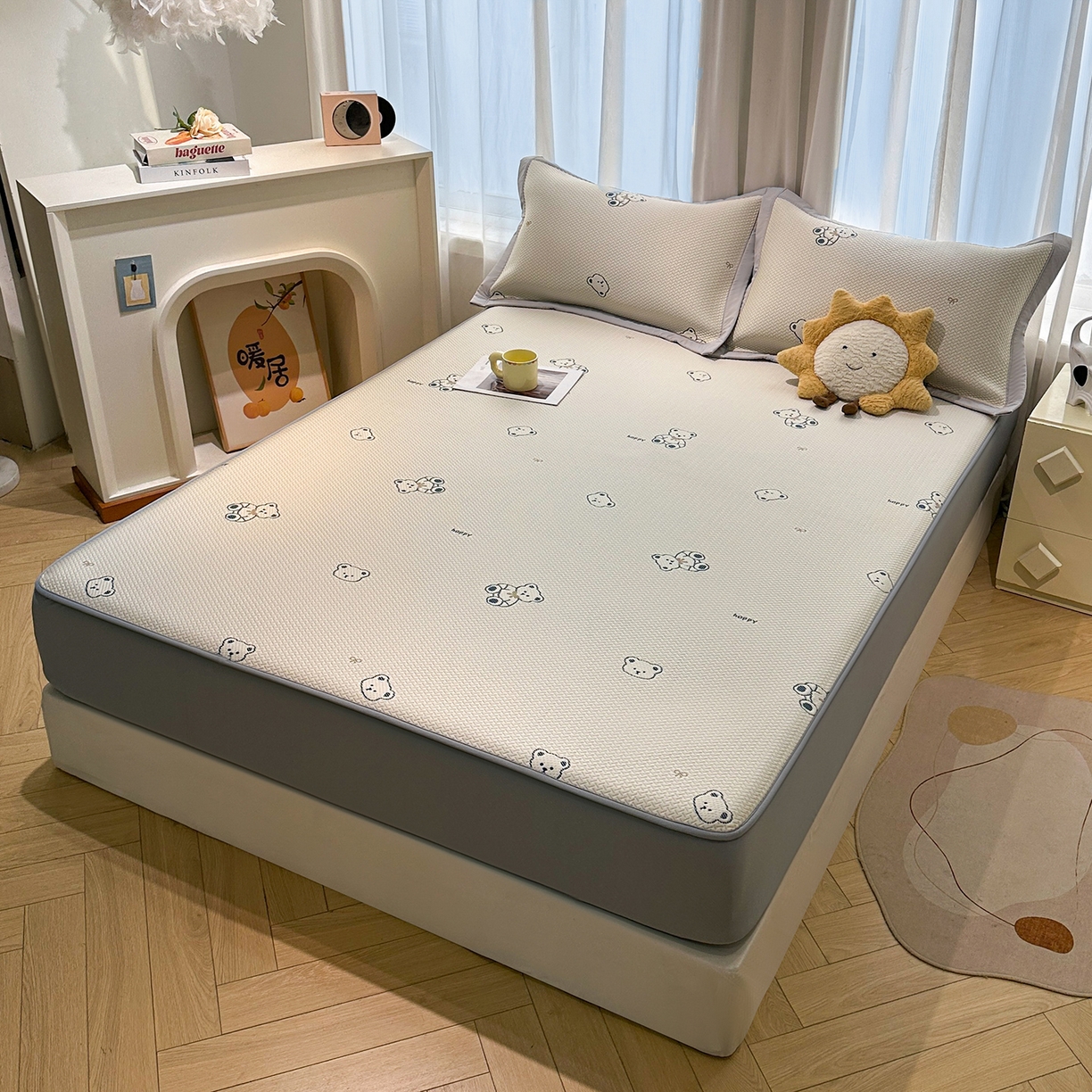 91家纺网 家纺一手货源 找家纺 居易简2026新款卡通实拍小红书爆款凉豆豆凉席100%PE 乙纶凉感可水洗床席席子-床笠款 蓝蓝小熊