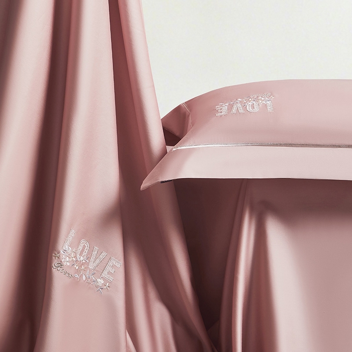 91家纺网 家纺一手货源 找家纺 诗黛尔 2026春夏新款60S长绒棉刺绣雅姿系列四件套 雅姿-红豆沙