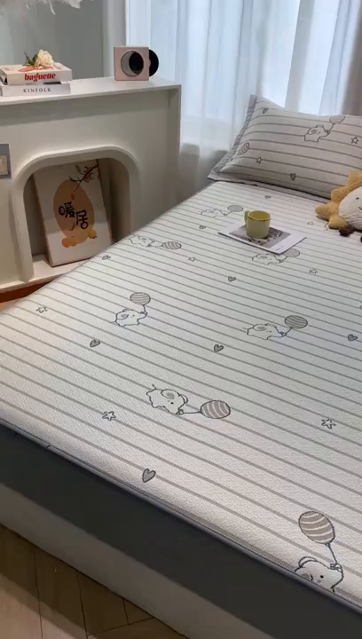 91家纺网 家纺一手货源 找家纺 居易简2026新款卡通实拍小红书爆款凉豆豆凉席100%PE 乙纶凉感可水洗床席席子-床笠款 条纹小象