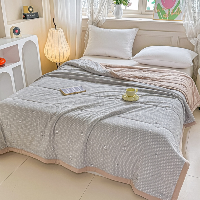 91家纺网 家纺一手货源 找家纺 好欣怡家纺 2026新款110克云柔棉被子50%新疆棉花夏被冬被被芯直播首选（含检测报告） 樱桃蝴蝶结-夏被