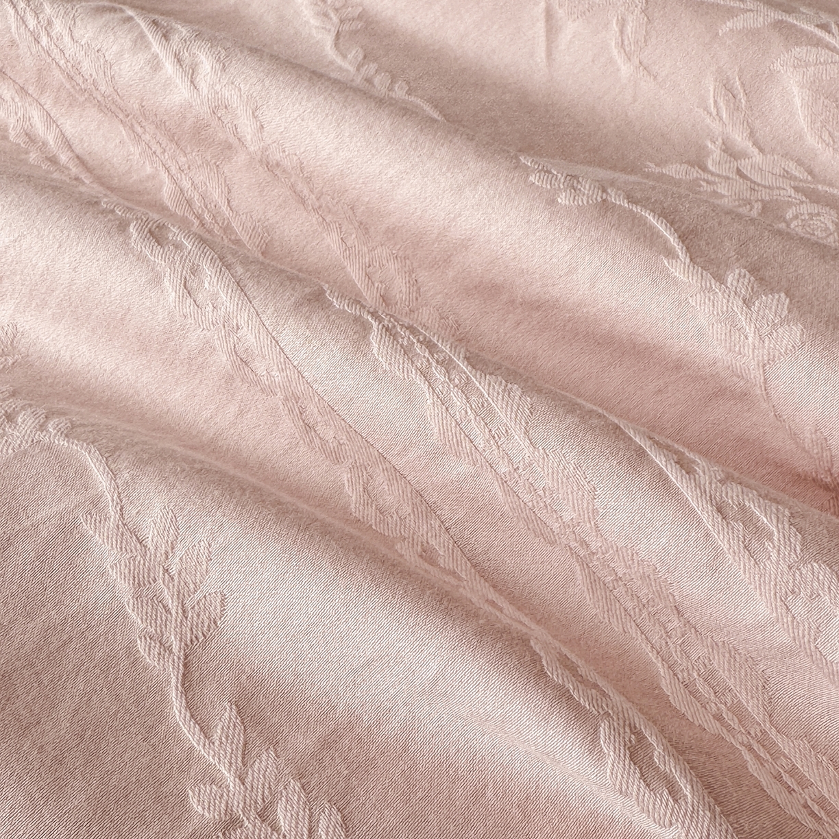 91家纺网 家纺一手货源 找家纺 梵克保罗 2026春夏新款全棉60S长绒棉立体厚织提花单夏被枕套夏凉被空调被 花漾甜心-唯美粉