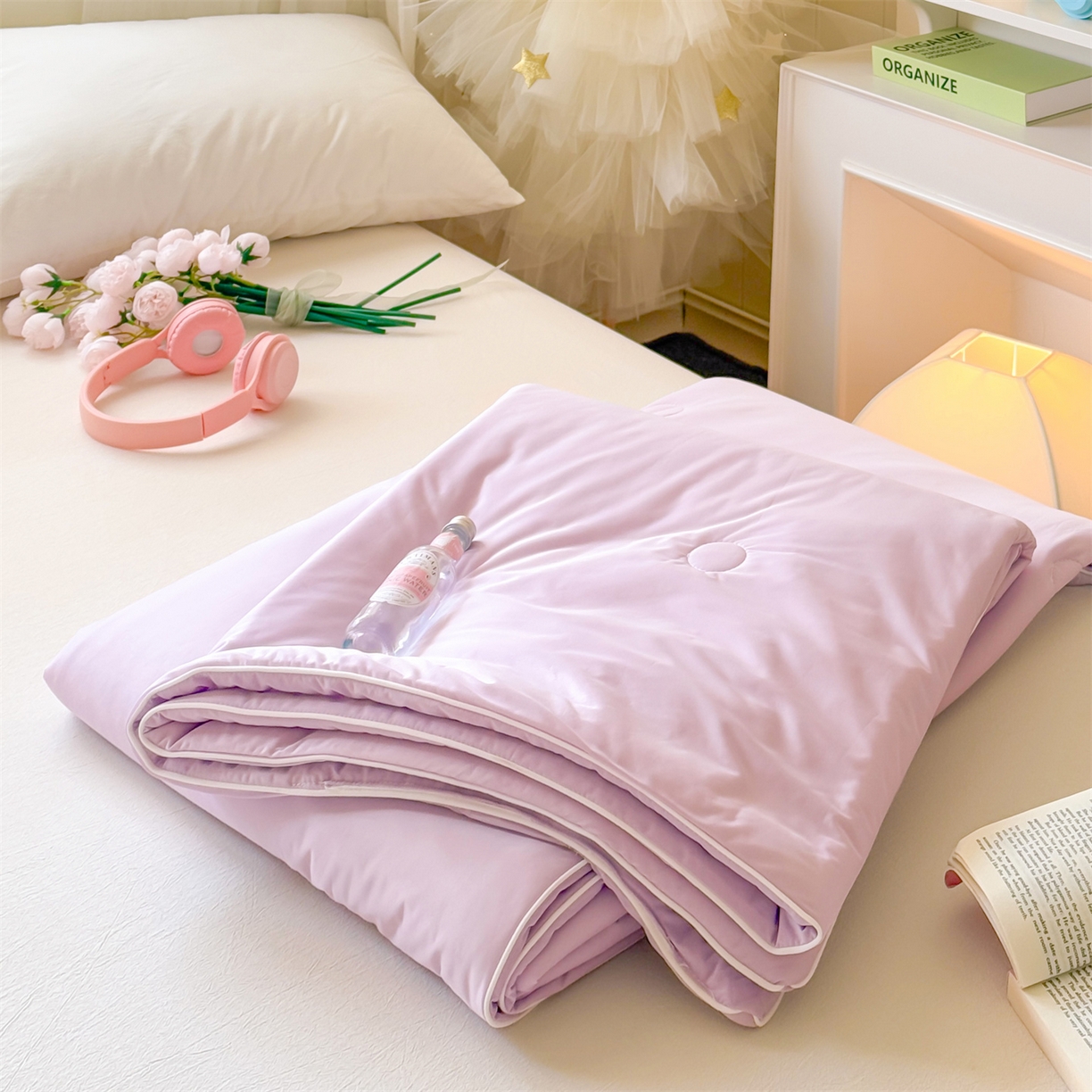 91家纺网 家纺一手货源 找家纺 名兮家居 2026春夏纯色双拼A类凉感丝夏凉被 梦幻紫