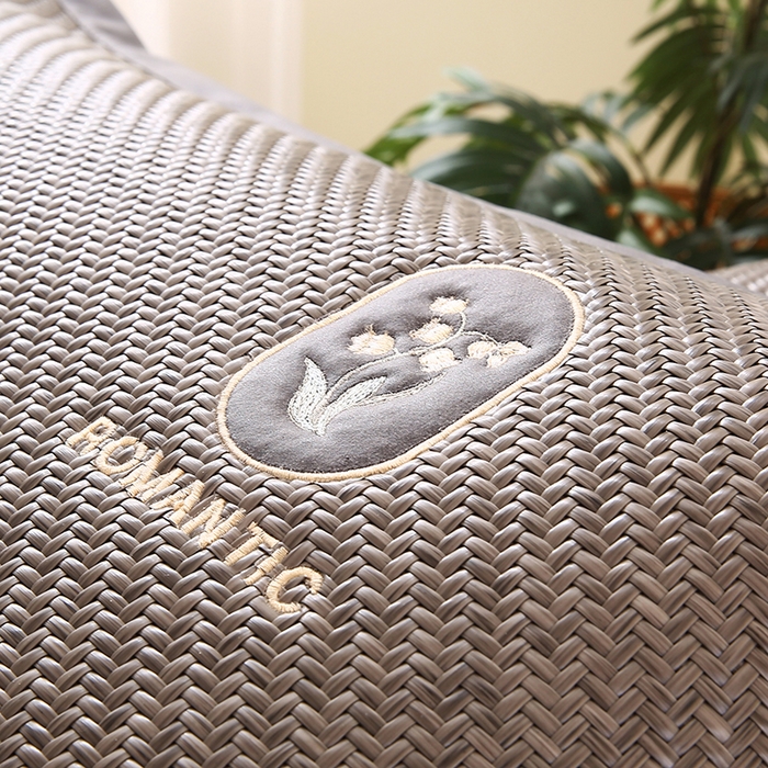 91家纺网 家纺一手货源 找家纺 小牛席业 2026新款霸王藤夏凉枕套单件枕套单品单枕套【铃兰】 霸王藤-幸运铃兰枕套（灰色）