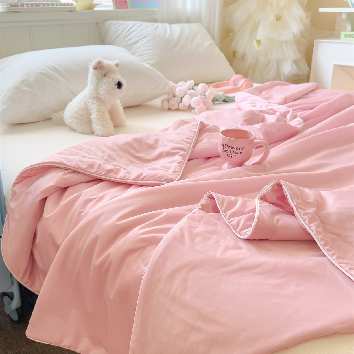 91家纺网 家纺一手货源 找家纺 名兮家居 2026春夏纯色双拼A类凉感丝夏凉被 豆沙