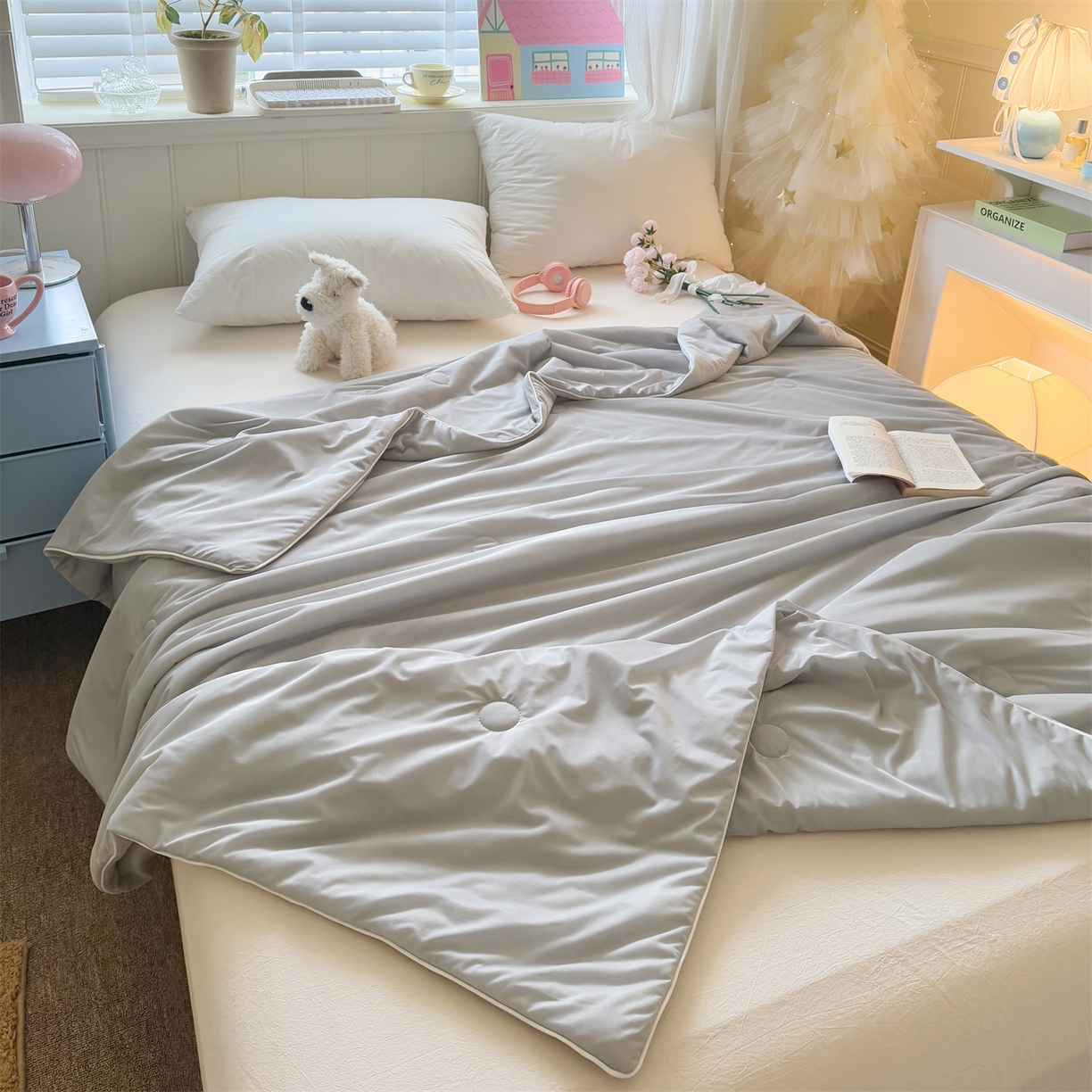 91家纺网 家纺一手货源 找家纺 名兮家居 2026春夏纯色双拼A类凉感丝夏凉被 高级灰