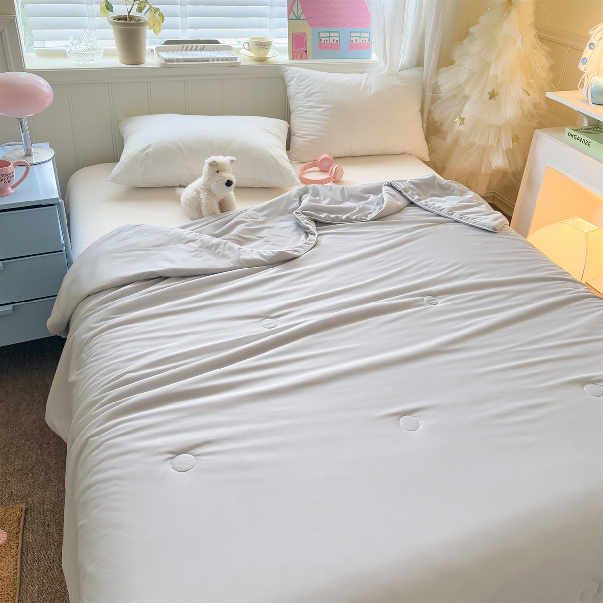 91家纺网 家纺一手货源 找家纺 名兮家居 2026春夏纯色双拼A类凉感丝夏凉被 高级灰