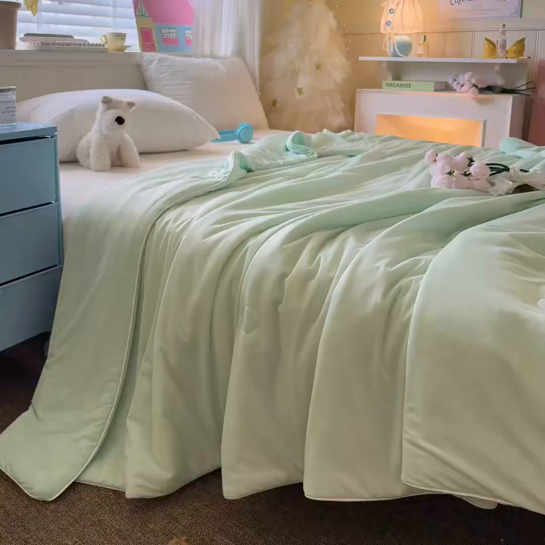 91家纺网 家纺一手货源 找家纺 名兮家居 2026春夏纯色双拼A类凉感丝夏凉被 薄荷绿