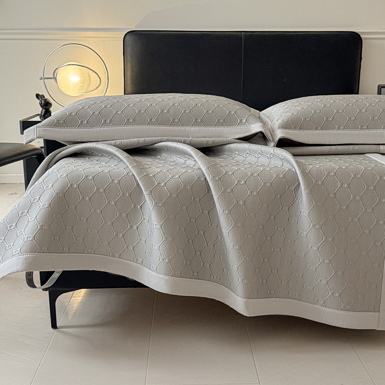 91家纺网 家纺一手货源 找家纺 （总）居易简 2026新款刺绣实拍爆款凉豆豆凉席100%PE乙伦绣花可水洗床席席子-床席款