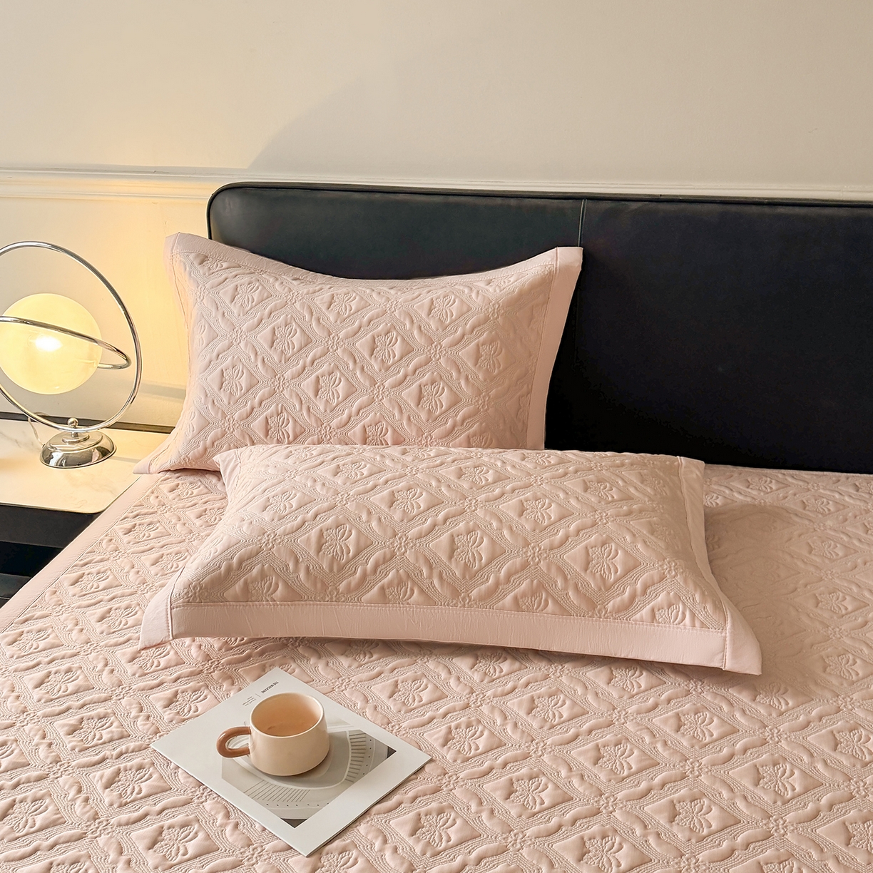 91家纺网 家纺一手货源 找家纺 居易简 2026新款刺绣实拍爆款凉豆豆凉席100%PE乙伦绣花可水洗床席席子-床席款 蝶韵 冰云粉