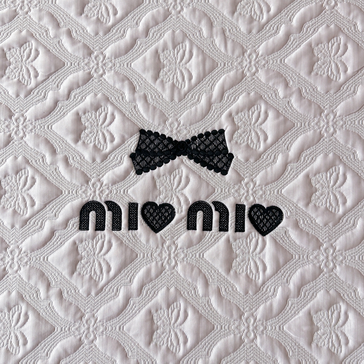 91家纺网 家纺一手货源 找家纺 居易简 2026新款刺绣实拍爆款凉豆豆凉席100%PE乙伦绣花可水洗床席席子-床席款 蝶韵 冰雾紫