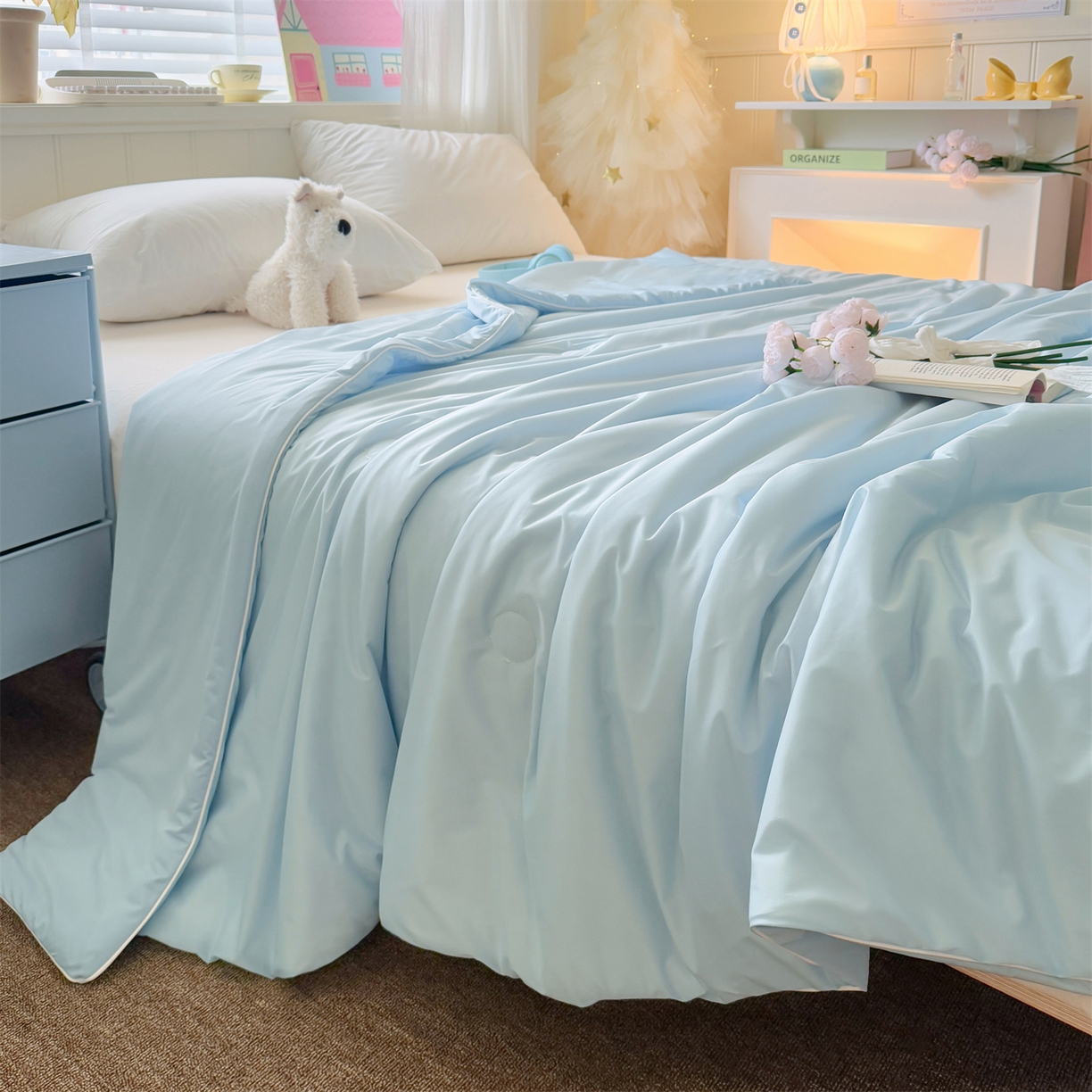 91家纺网 家纺一手货源 找家纺 名兮家居 2026春夏纯色双拼A类凉感丝夏凉被 天空蓝