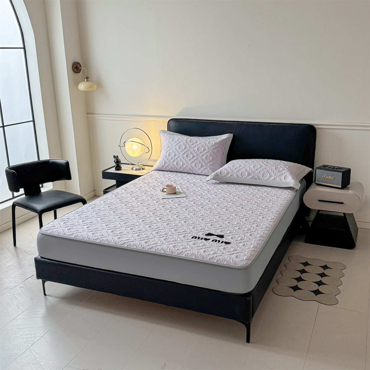 91家纺网 家纺一手货源 找家纺 居易简 2026新款刺绣实拍爆款凉豆豆凉席100%PE乙伦绣花可水洗床席席子-床笠款 蝶韵 冰雾紫-床笠款