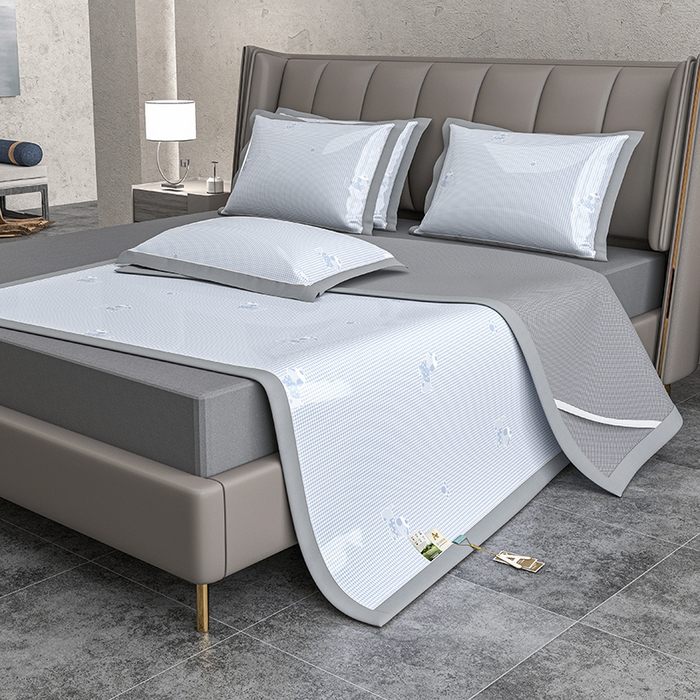 91家纺网 家纺一手货源 找家纺 小牛席业 2026新款【建模风格】双PE高凉感-腊肠狗格纹提花冰丝席平铺款凉席席子 腊肠狗格纹-蓝色