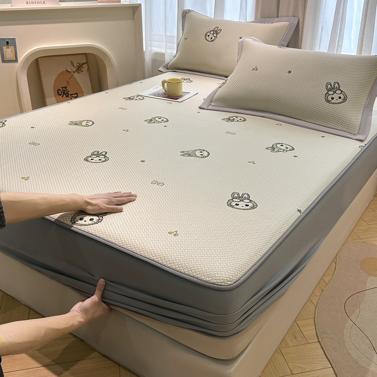 91家纺网 家纺一手货源 找家纺 （总）玉相逢 2026新款卡通实拍小红书爆款凉豆豆凉席100%PE 乙纶凉感可水洗床席席子-床笠款