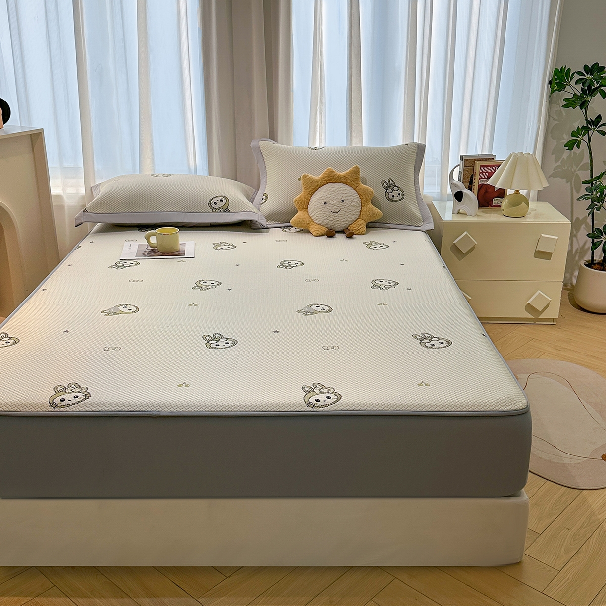 91家纺网 家纺一手货源 找家纺 玉相逢 2026新款卡通实拍小红书爆款凉豆豆凉席100%PE 乙纶凉感可水洗床席席子-床笠款 可爱布布