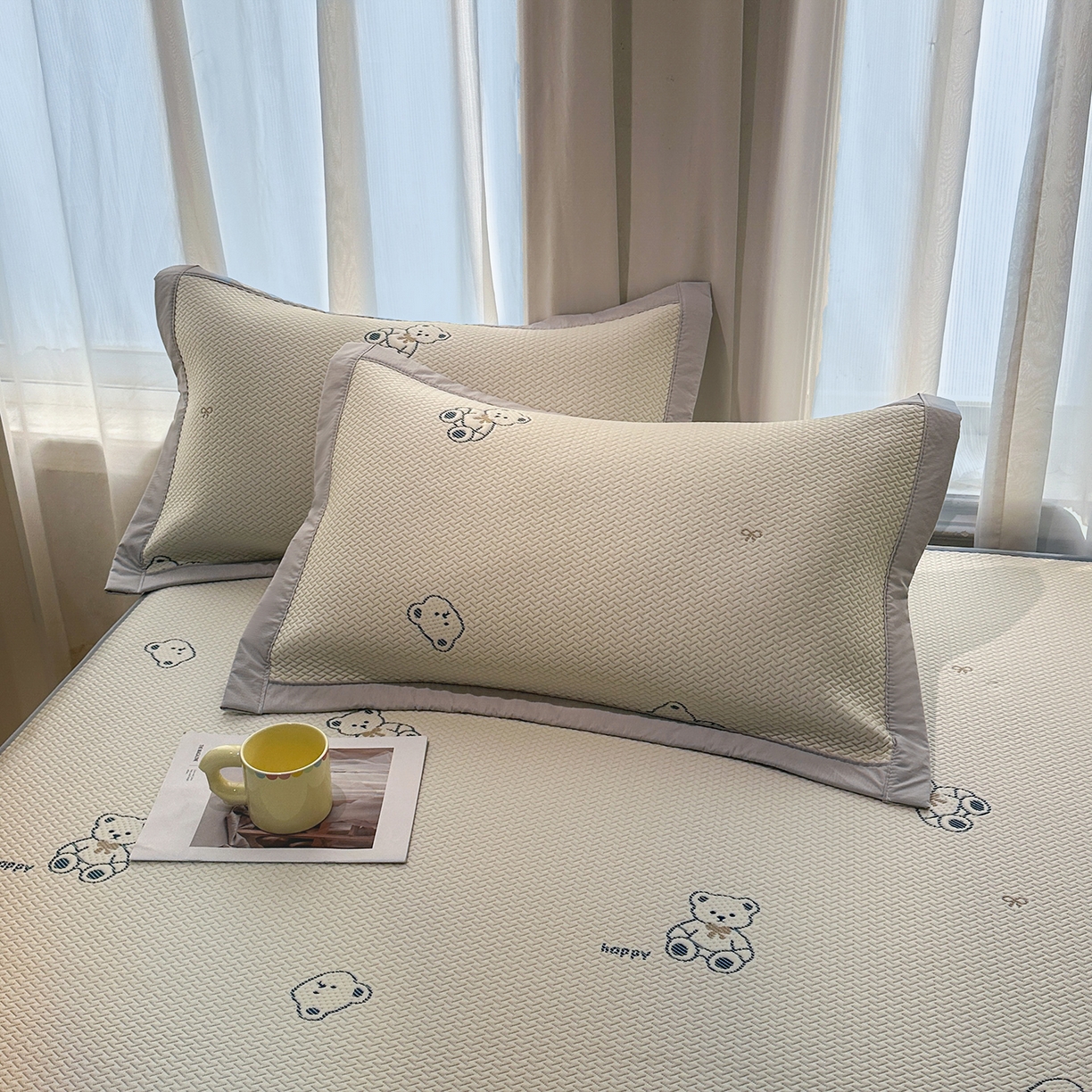 91家纺网 家纺一手货源 找家纺 玉相逢 2026新款卡通实拍小红书爆款凉豆豆凉席100%PE 乙纶凉感可水洗床席席子-床笠款 蓝蓝小熊