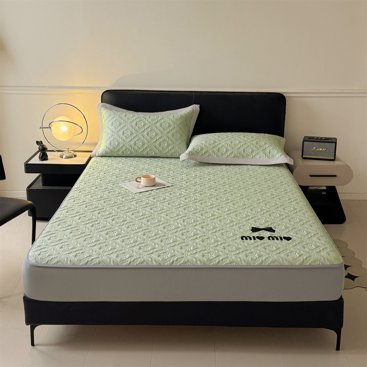 91家纺网 家纺一手货源 找家纺 玉相逢 2026新款刺绣实拍爆款凉豆豆凉席100%PE乙伦绣花可水洗床席席子-床笠款 蝶韵 冰清绿-床笠款