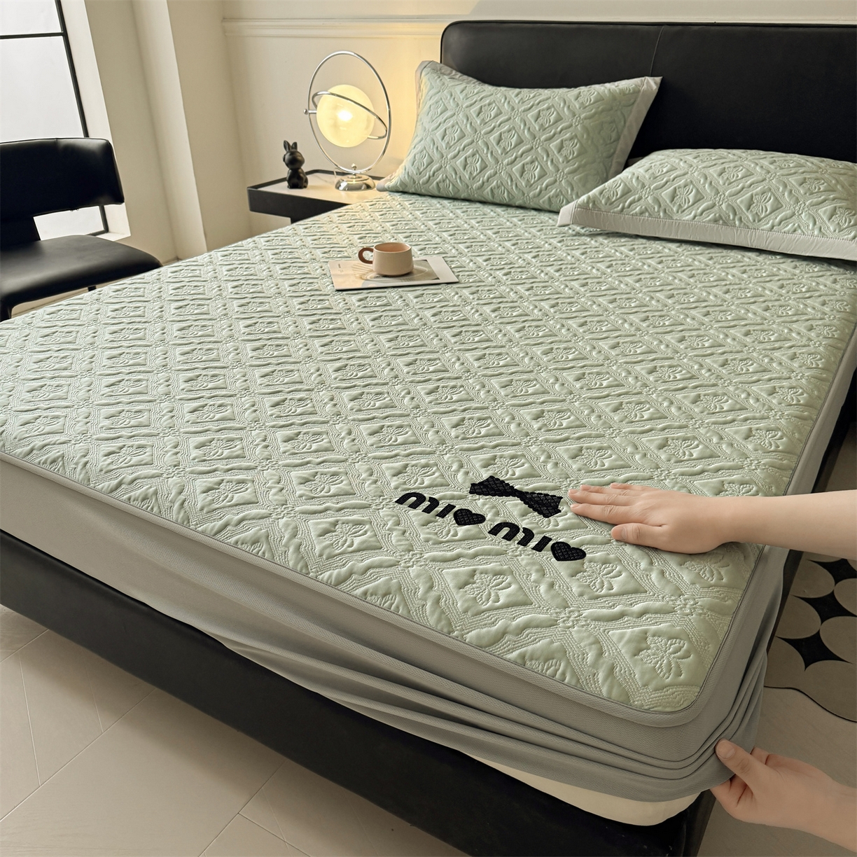 玉相逢 2026新款刺绣实拍爆款凉豆豆凉席100%PE乙伦绣花可水洗床席席子-床笠款 蝶韵 冰清绿-床笠款