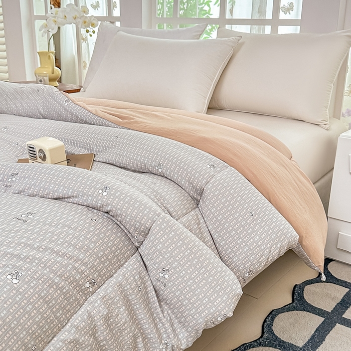 91家纺网 家纺一手货源 找家纺 好欣怡家纺 2026新款110克云柔棉被子50%新疆棉花夏被冬被被芯直播首选（含检测报告） 樱桃蝴蝶结-冬被