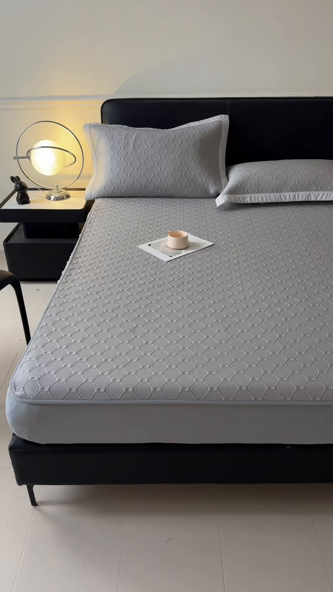 91家纺网 家纺一手货源 找家纺 （总）玉相逢 2026新款刺绣实拍爆款凉豆豆凉席100%PE乙伦绣花可水洗床席席子-床笠款