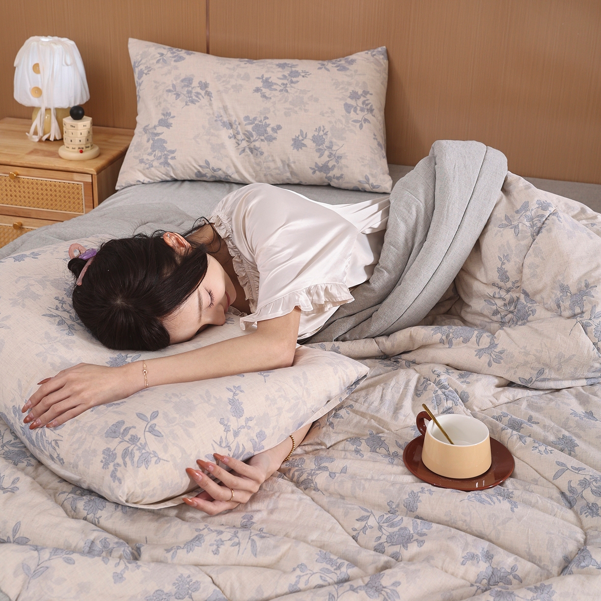 91家纺网 家纺一手货源 找家纺 （总）尊妙被业 2026新款全棉亚麻夏被100%新疆棉夏被四件套印花款