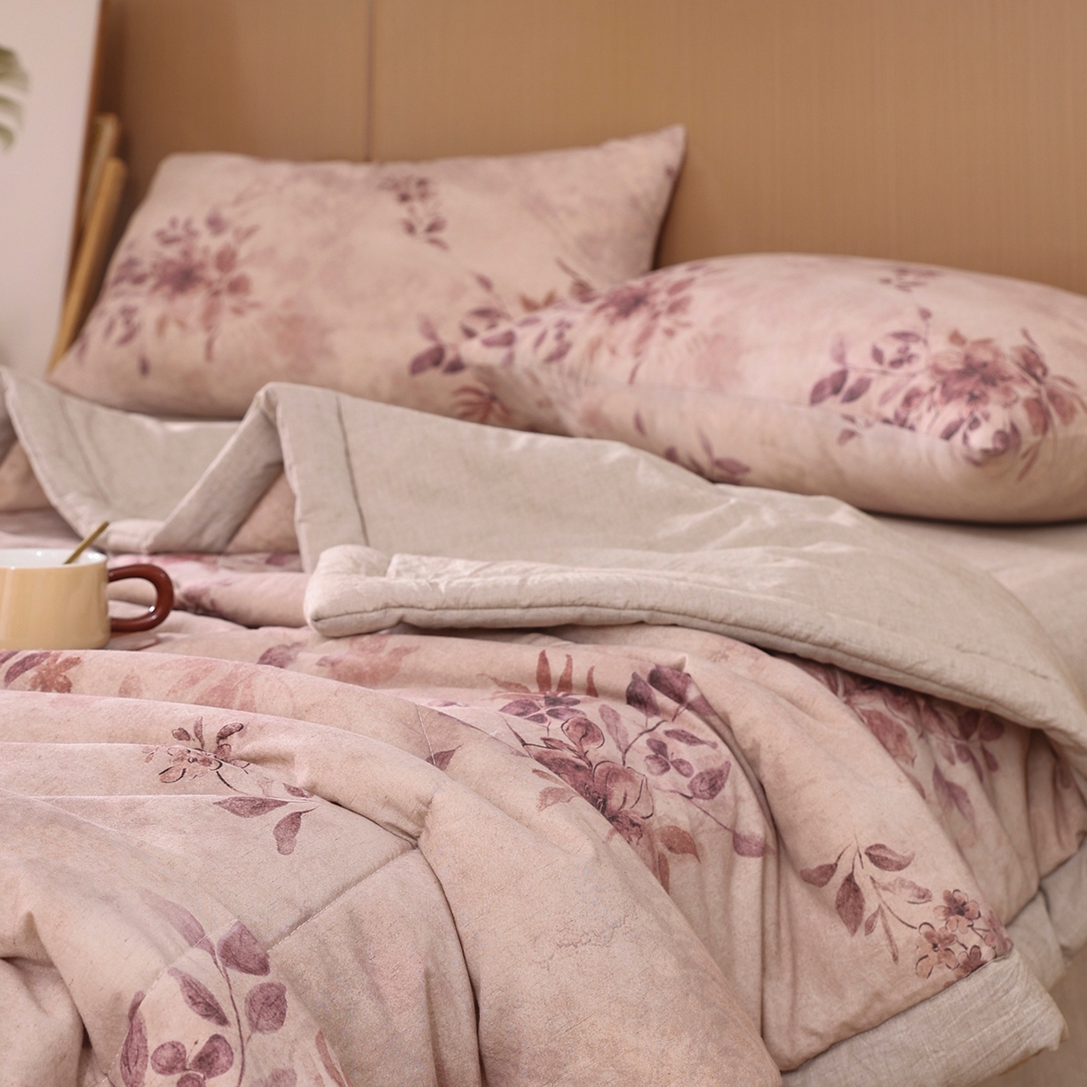 91家纺网 家纺一手货源 找家纺 尊妙被业 2026新款全棉亚麻夏被100%新疆棉夏被四件套印花款 木兰辞-红