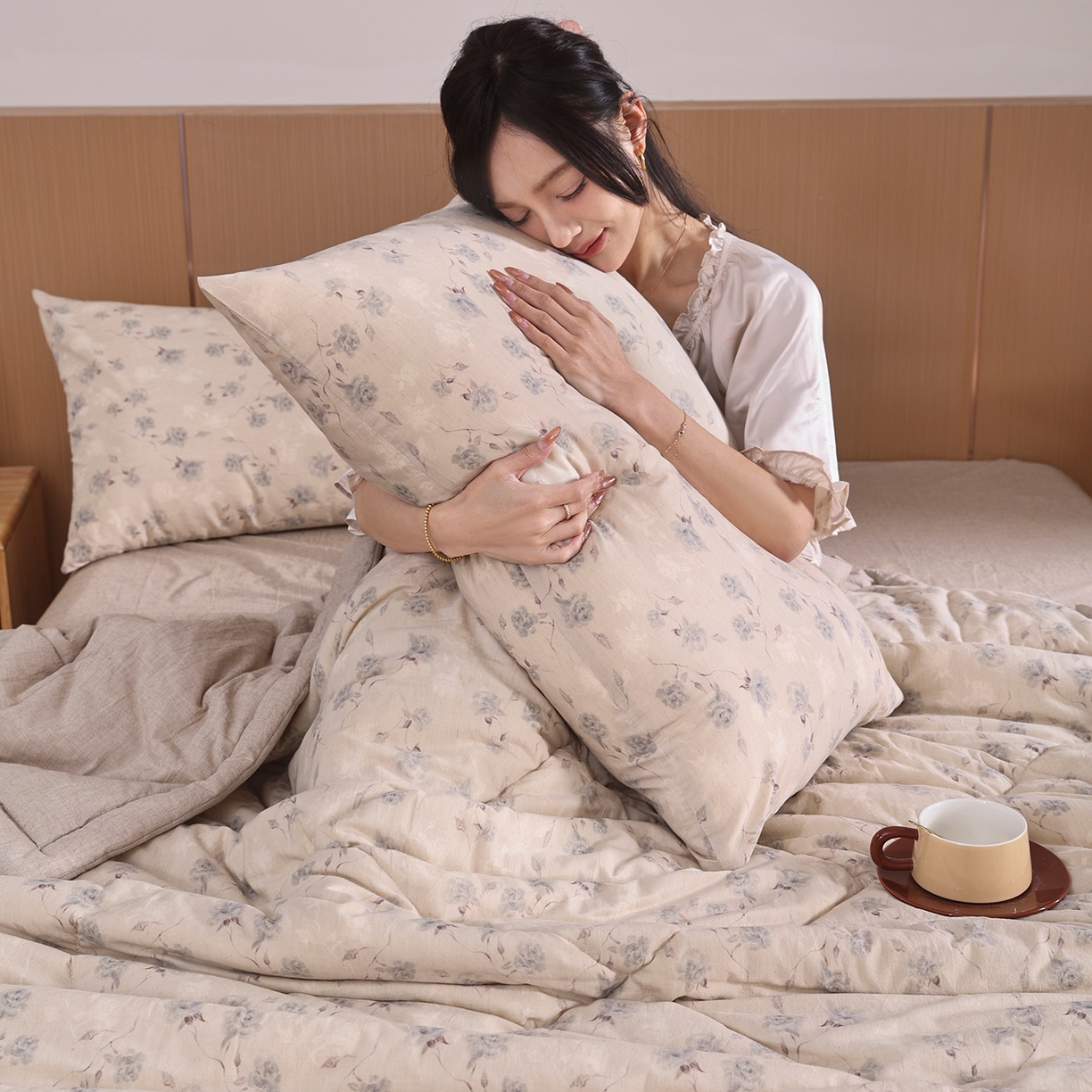 91家纺网 家纺一手货源 找家纺 尊妙被业 2026新款全棉亚麻夏被100%新疆棉夏被四件套印花款 半岛玫瑰-蓝