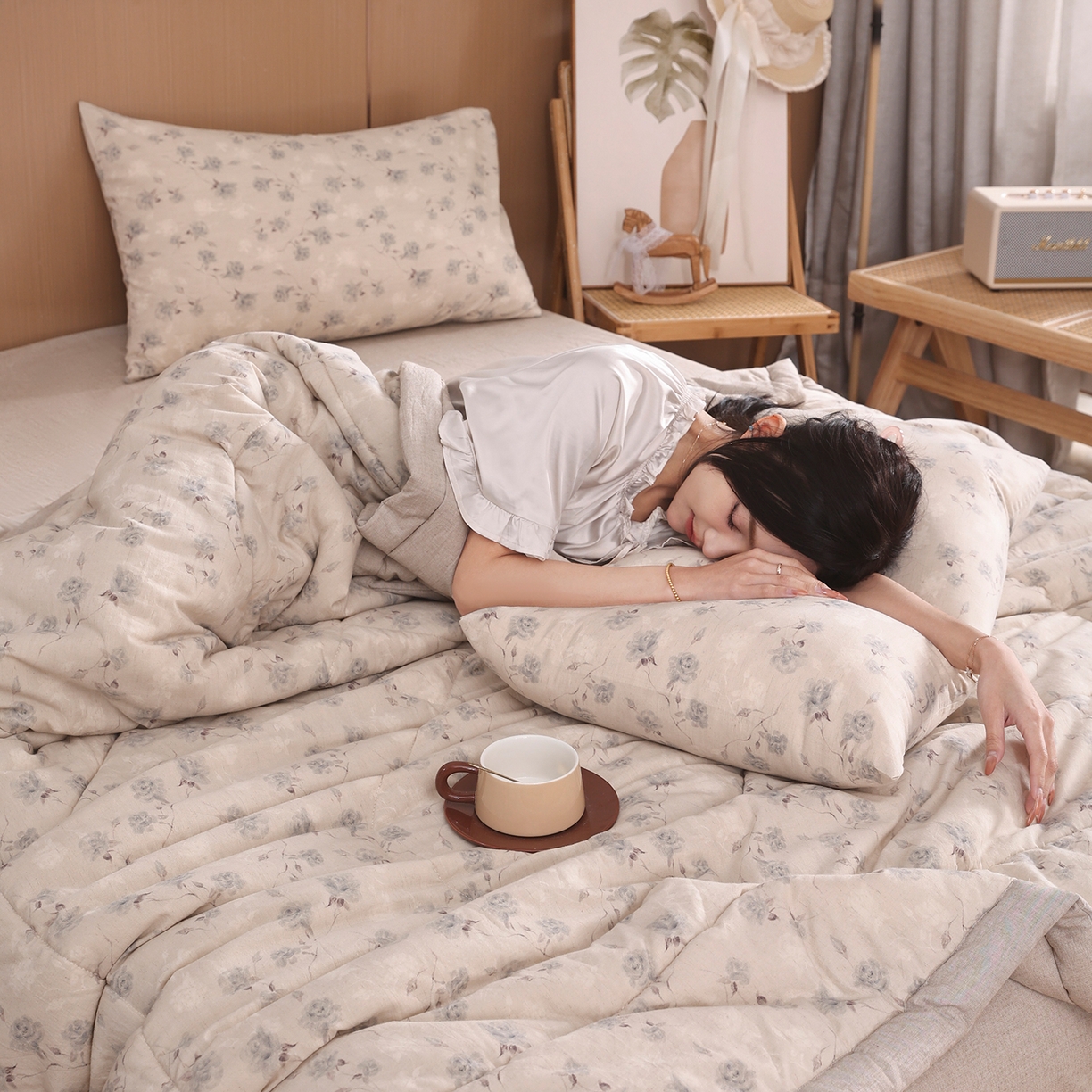 91家纺网 家纺一手货源 找家纺 尊妙被业 2026新款全棉亚麻夏被100%新疆棉夏被四件套印花款 半岛玫瑰-蓝