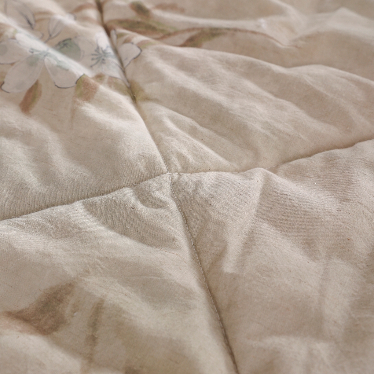 91家纺网 家纺一手货源 找家纺 尊妙被业 2026新款全棉亚麻夏被100%新疆棉夏被四件套印花款 青花记-绿