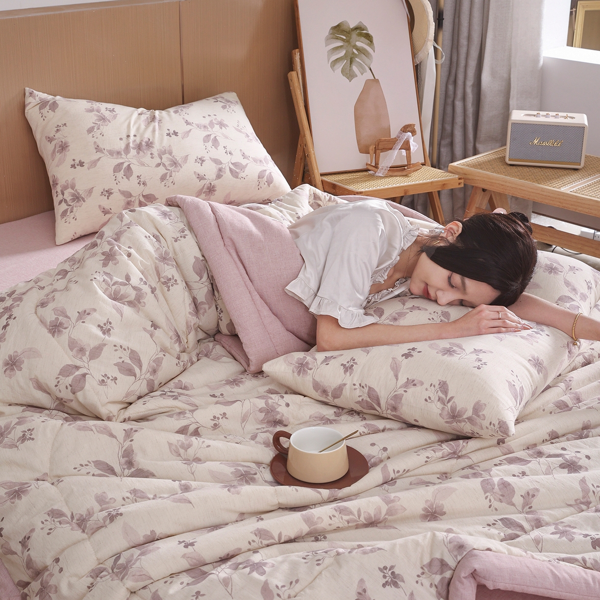 91家纺网 家纺一手货源 找家纺 尊妙被业 2026新款全棉亚麻夏被100%新疆棉夏被四件套印花款 花间意镜-红