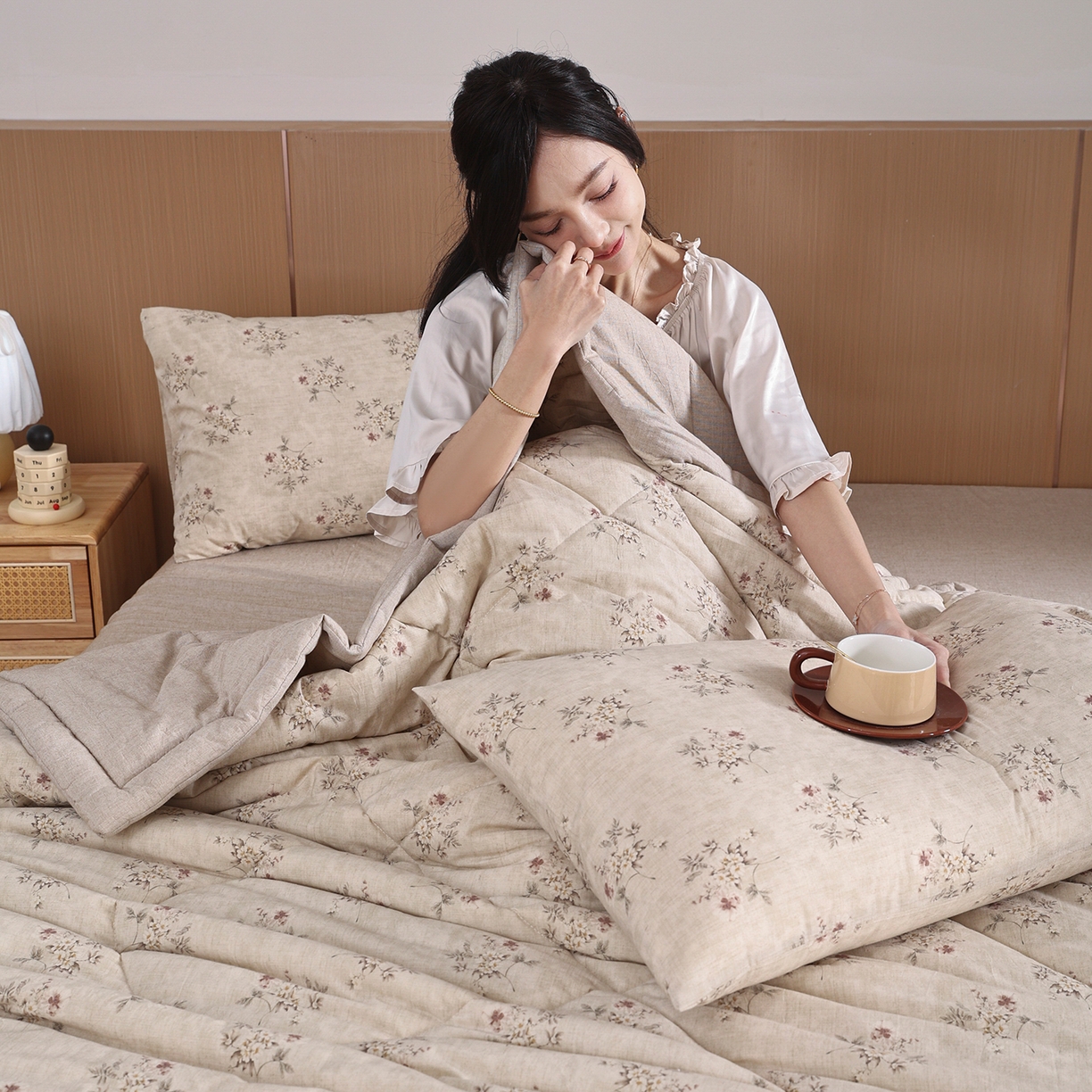 91家纺网 家纺一手货源 找家纺 尊妙被业 2026新款全棉亚麻夏被100%新疆棉夏被四件套印花款 锦绣-绿