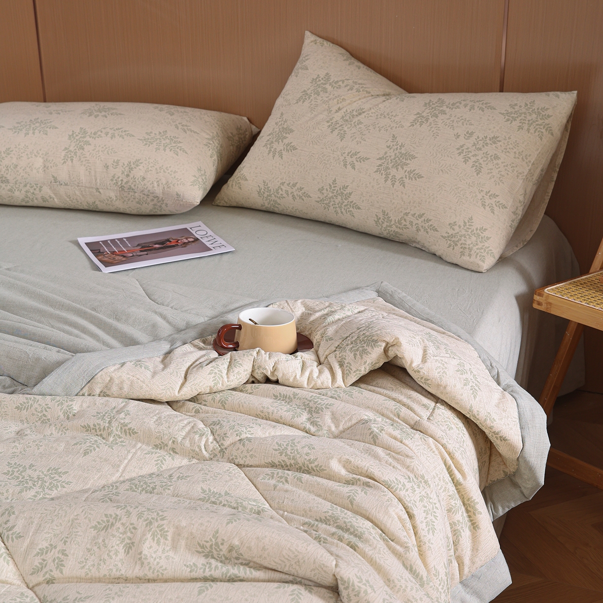 91家纺网 家纺一手货源 找家纺 尊妙被业 2026新款全棉亚麻夏被100%新疆棉夏被四件套印花款 叶枫-绿