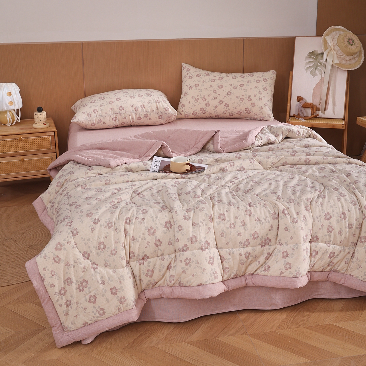 91家纺网 家纺一手货源 找家纺 尊妙被业 2026新款全棉亚麻夏被100%新疆棉夏被四件套印花款 花香满园-红