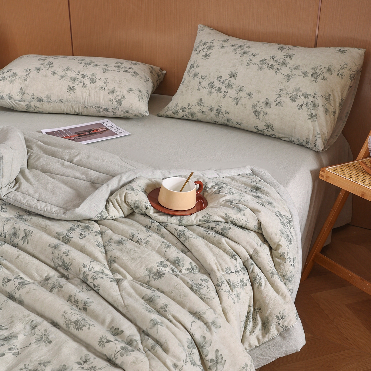 91家纺网 家纺一手货源 找家纺 尊妙被业 2026新款全棉亚麻夏被100%新疆棉夏被四件套印花款 映雪-绿