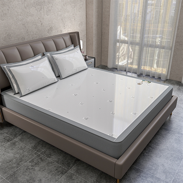 91家纺网 家纺一手货源 找家纺 小牛席业 2026新款【建模风格】双PE高凉感-腊肠狗格纹提花冰丝席床笠款凉席席子 腊肠狗格纹-灰色