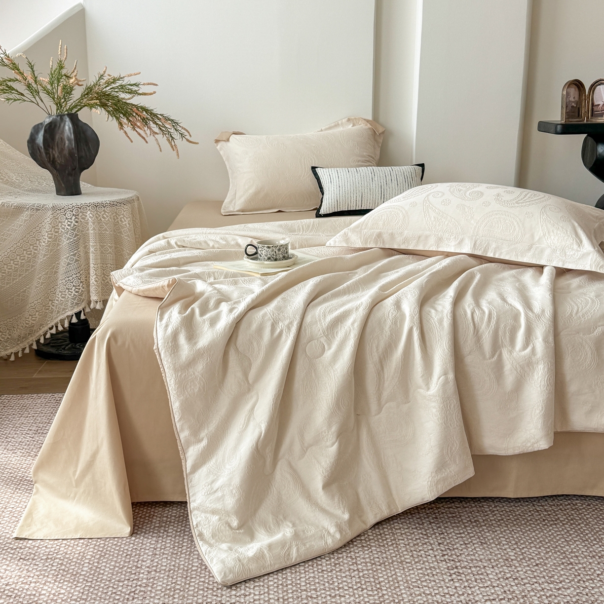 91家纺网 家纺一手货源 找家纺 梵克保罗 2026春夏新款全棉60S长绒棉立体厚织提花夏被四件套单夏被枕套夏凉被空调被 腰果-米杏