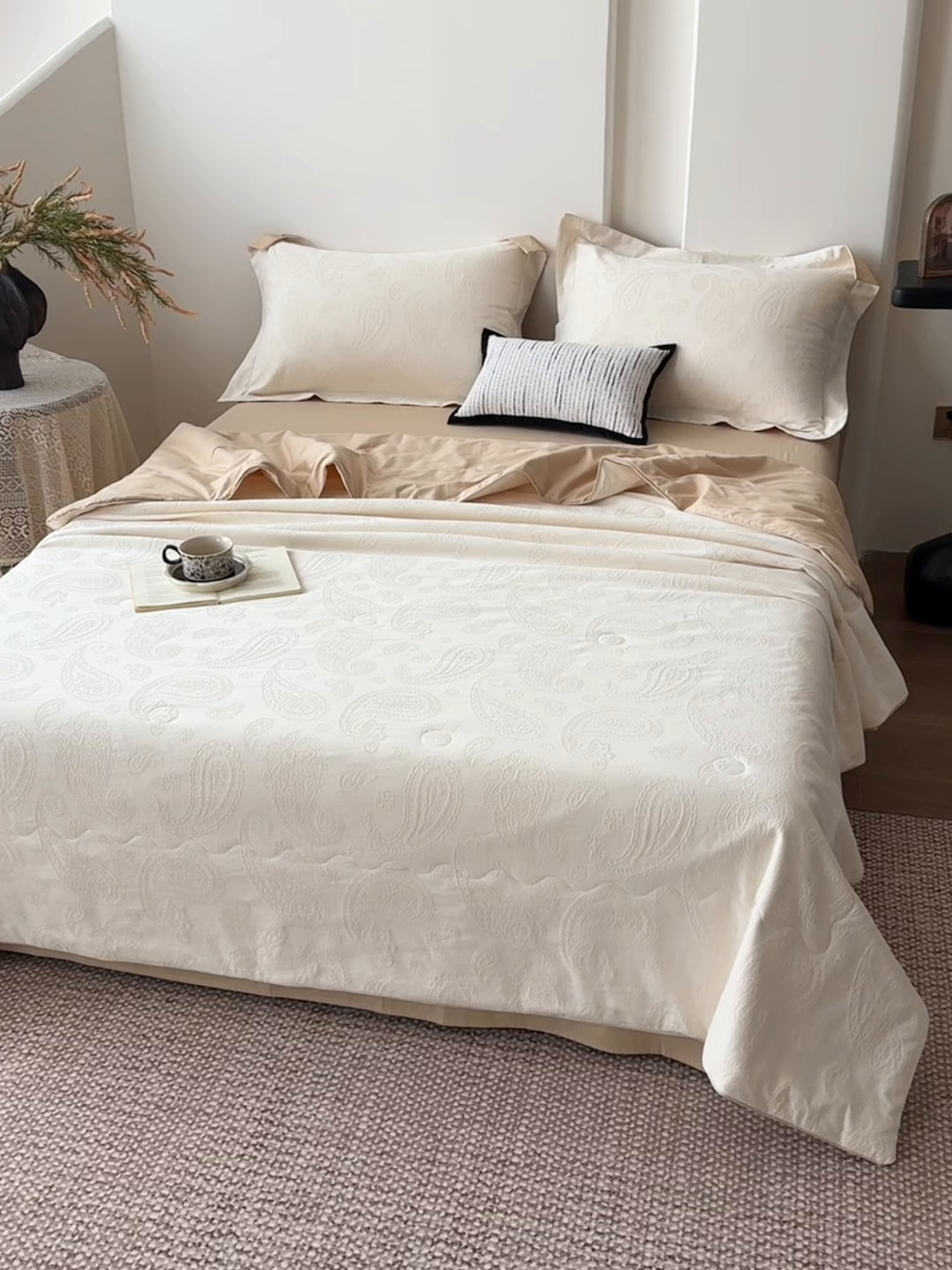 91家纺网 家纺一手货源 找家纺 梵克保罗 2026春夏新款全棉60S长绒棉立体厚织提花夏被四件套单夏被枕套夏凉被空调被 腰果-米杏