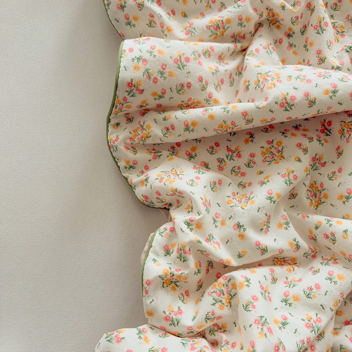 91家纺网 家纺一手货源 找家纺 宜梦家居 2026新款水洗棉皱皱纱夏被夏凉被空调被 满园春色