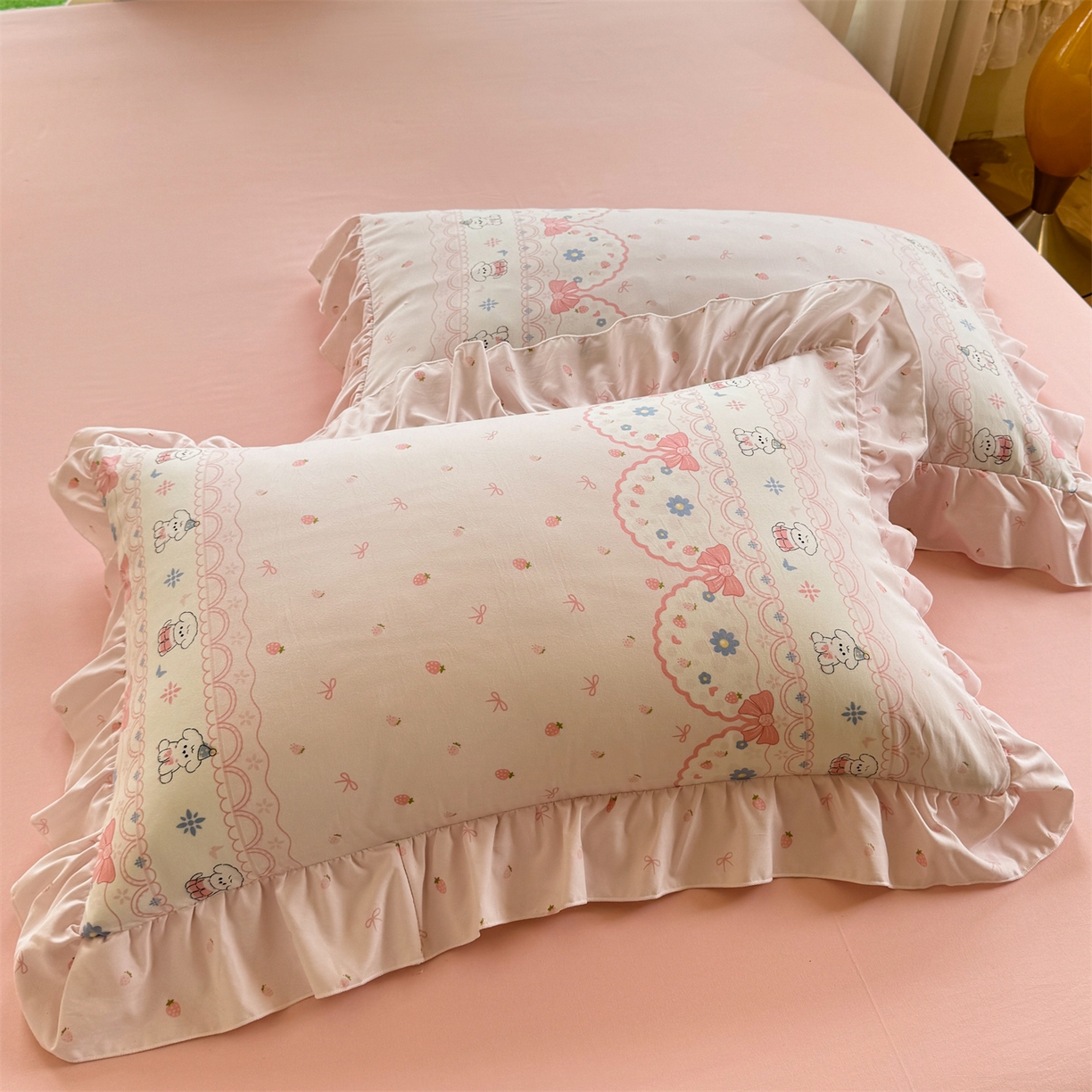 91家纺网 家纺一手货源 找家纺 经年 2026新款韩版花边水洗云朵棉四件套 布丁狗粉