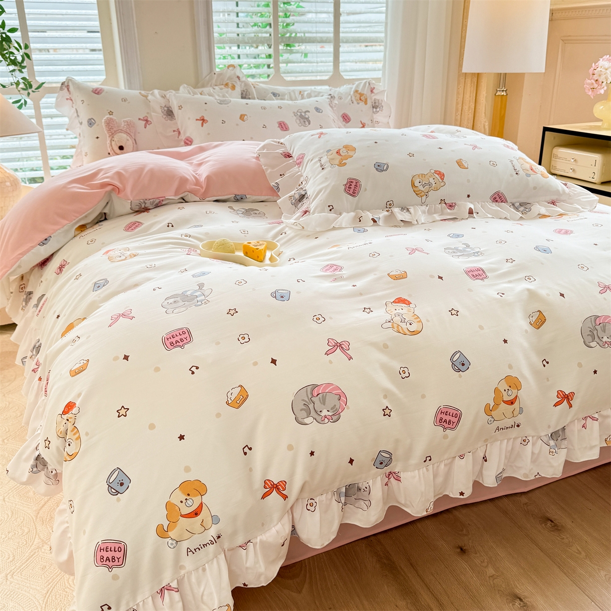 91家纺网 家纺一手货源 找家纺 经年 2026新款韩版花边水洗云朵棉四件套 可爱修狗