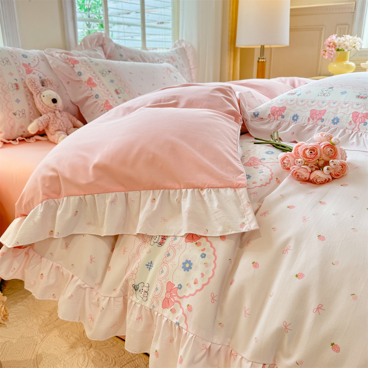 91家纺网 家纺一手货源 找家纺 经年 2026新款韩版花边水洗云朵棉四件套 布丁狗粉