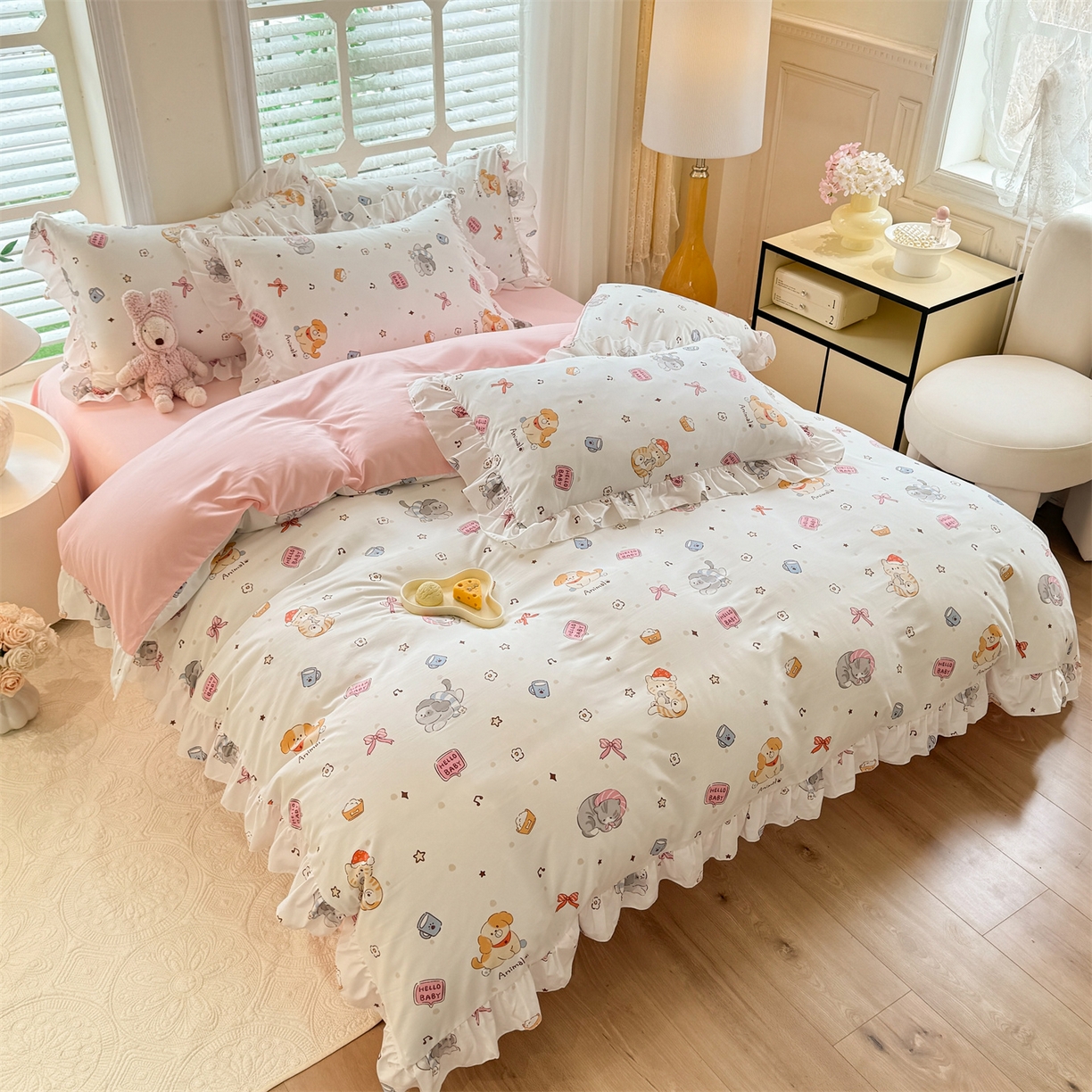 91家纺网 家纺一手货源 找家纺 经年 2026新款韩版花边水洗云朵棉四件套 可爱修狗