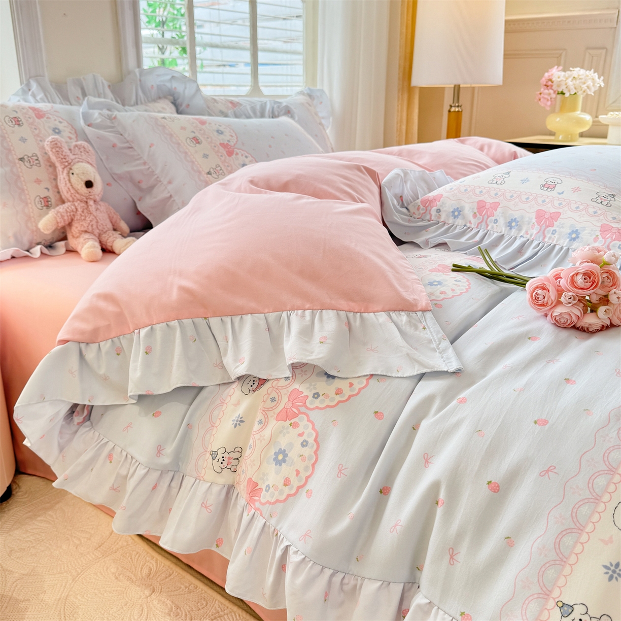 91家纺网 家纺一手货源 找家纺 经年 2026新款韩版花边水洗云朵棉四件套 布丁狗蓝