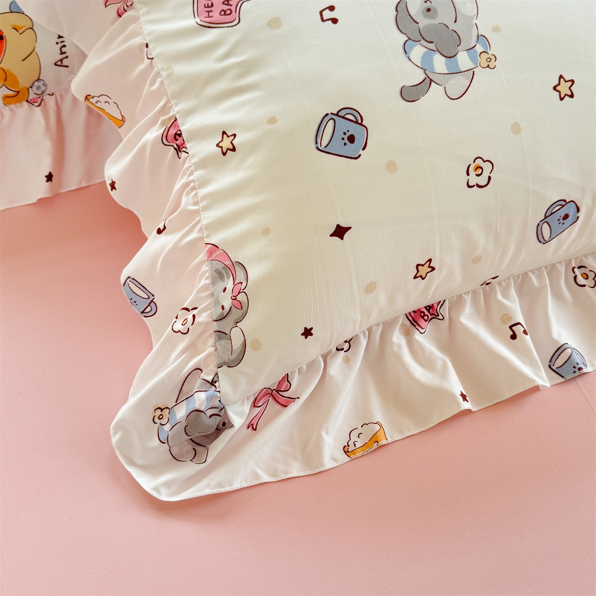 91家纺网 家纺一手货源 找家纺 经年 2026新款韩版花边水洗云朵棉四件套 可爱修狗