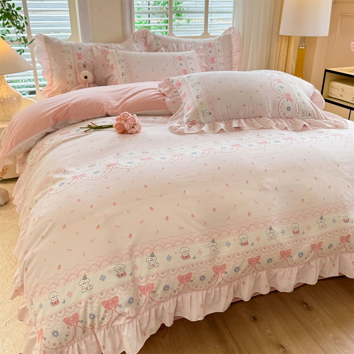 91家纺网 家纺一手货源 找家纺 经年 2026新款韩版花边水洗云朵棉四件套 布丁狗粉